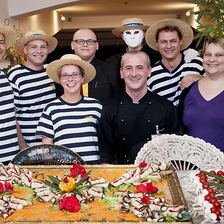 Du مالتشيزينيه